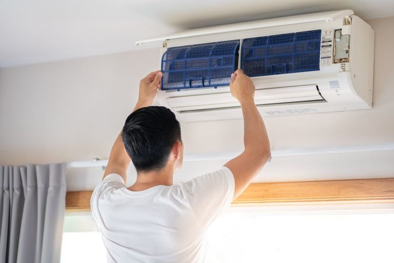 Air Conditioner Maintenance in Home
